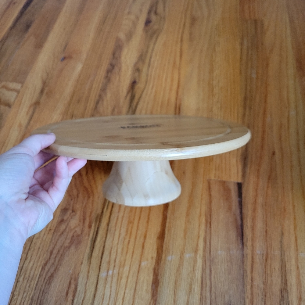 Bamboo cake stand
